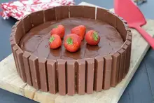 Gâteau moelleux poires mousse au chocolat Kitkat
