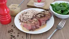 Magret de canard sauce crème au poivre vert