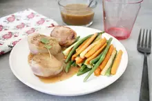 Filet mignon aux poivres et ses légumes croquants