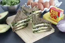 Club sandwich avocat mache oeufs anti-gaspi