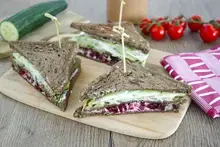 Club sandwich avocat betterave concombre