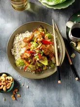 Riz de chou-fleur et bouchées soja et blé