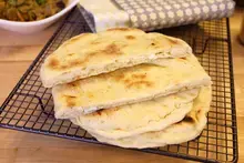 Naan au fromage
