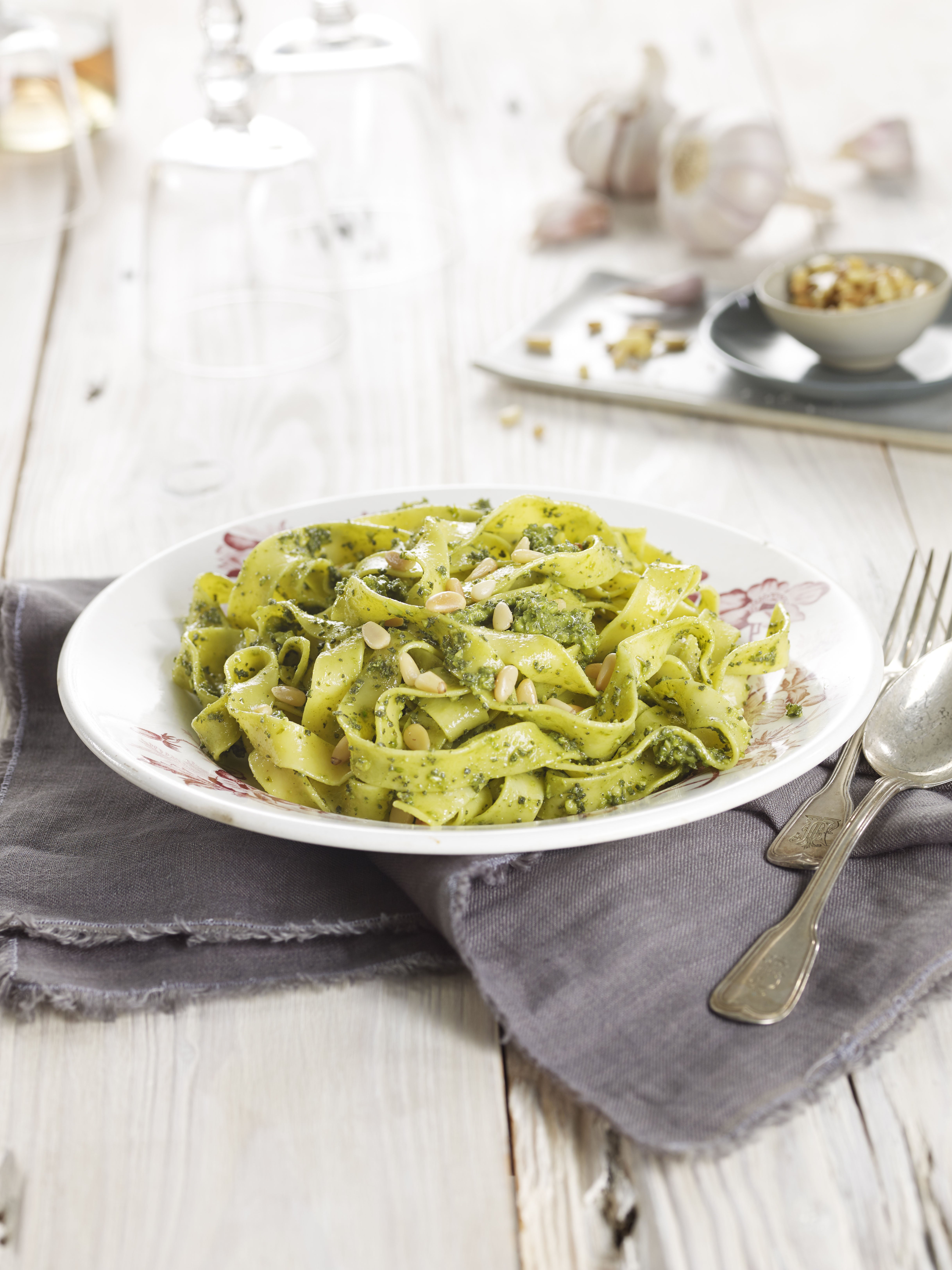 pasta in spinach sauce