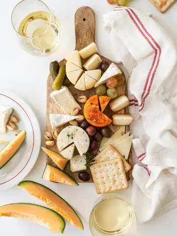 cheese and cracker platter