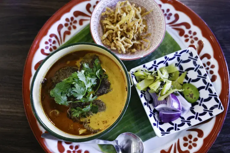Chicken Khao Suey