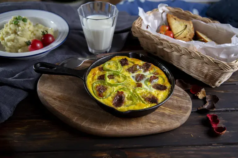 egg and sausage pie