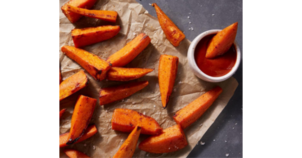 Sweet Potato Wedges with Creamy Sriracha Ketchup Recipe