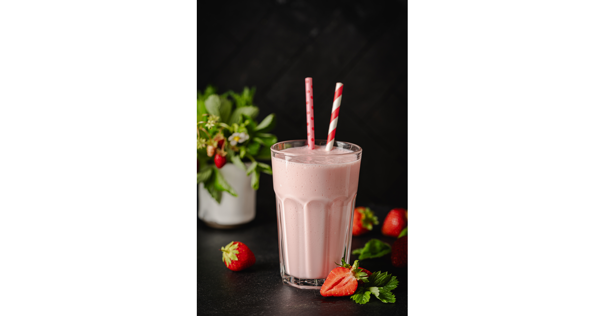 Strawberry and pistachio shake