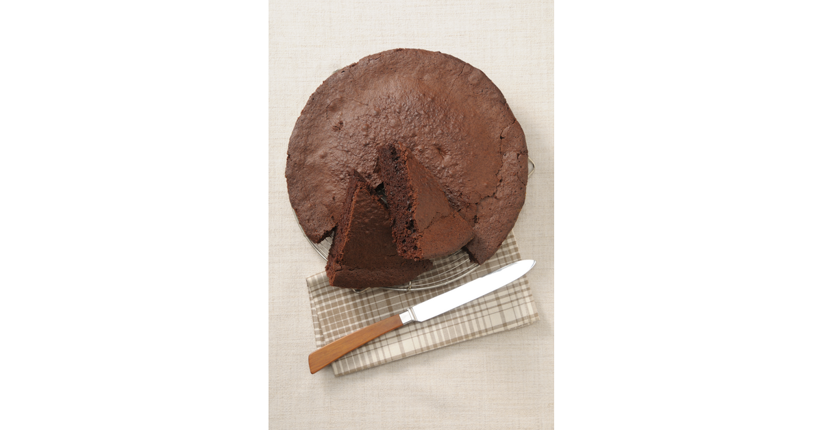 Frosting Free Chocolate Cake