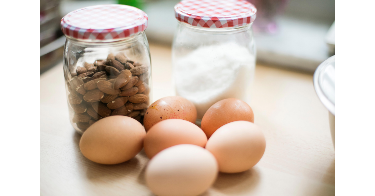 Hard-Boiled Egg & Almonds