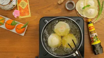 Chiên chả giò