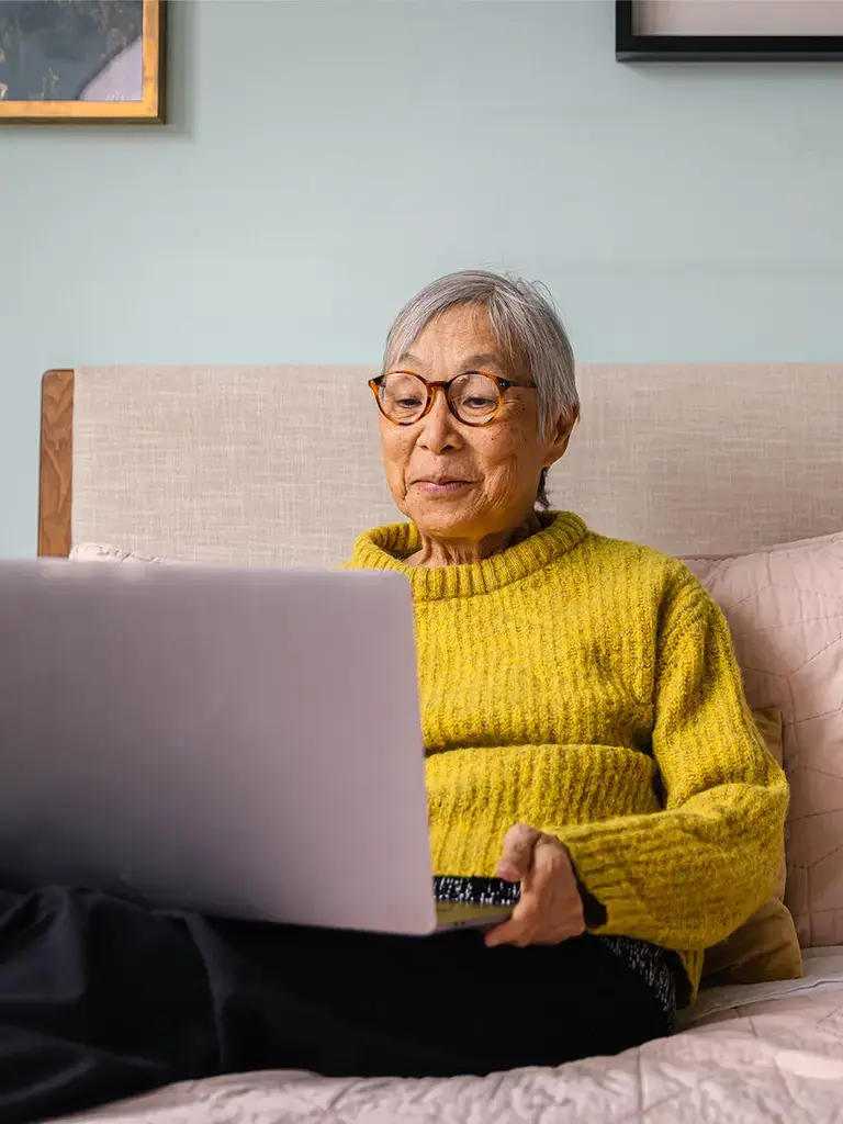 Tại sao người cao tuổi hay ngủ ít?